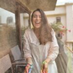 Karisma Kapoor Instagram - How it started and how it’s going 🌈 Happy Holi ❤️ #holifestival #loveandlight