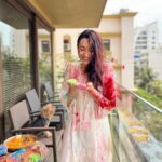 Karisma Kapoor Instagram - How it started and how it’s going 🌈 Happy Holi ❤️ #holifestival #loveandlight