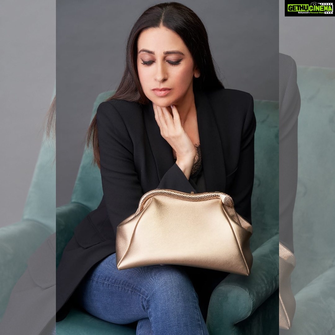 Karisma Kapoor Instagram - Bold in Gold with @bulgari #Bulgari #BulgariAccessories #ShadesOfWonder #Serpenti #collab