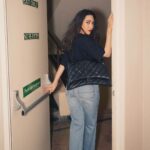 Karisma Kapoor Instagram – If ur looking for a sign, here it is ✌🏼

#saturdayvibe