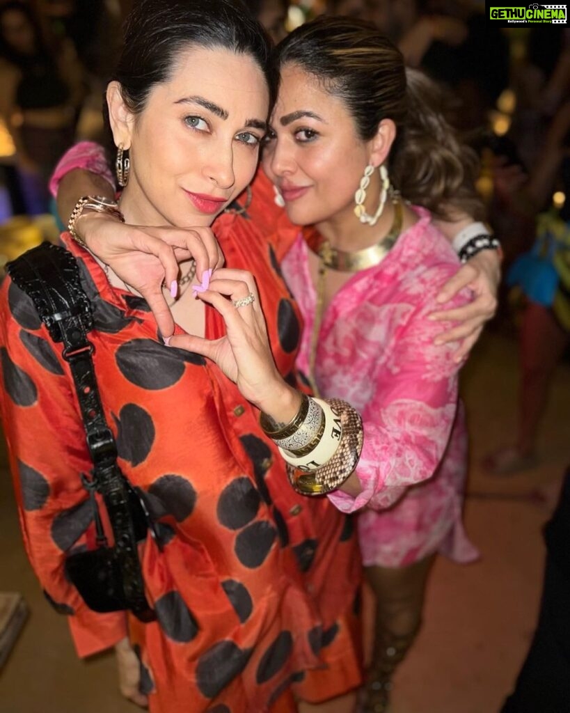 Karisma Kapoor Instagram - Happy birthday to Amolas ❤️🧡❤️ The person I love to bug the most 😆 #onlylove #birthdaywishes