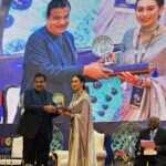Karisma Kapoor Instagram – I am thankful to Honourable Minister Shri Nitin Gadkari ji, Respected Jury Members, and the Power Corridors (PC) for presenting me with the Indian Achiever’s Award 2023. 

Grateful 🙏🏼

जय हिंद New Delhi