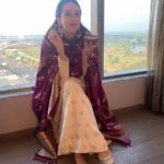 Karisma Kapoor Instagram - Wearing Handloom & Eating Dessert! Best combo 💜 #nationalhandloomday