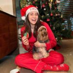 Karisma Kapoor Instagram - Christmas cookies and Coffee 🍪☕️🎄💕 Wishing you all a Merry Christmas filled with Peace, Joy and Positivity ❤️ #merrychristmas #christmasmorning