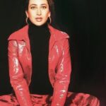 Karisma Kapoor Instagram - Channeling my inner Santa 🎅🏼 #flashbackfriday⚡️#the90s