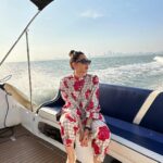 Karisma Kapoor Instagram - Good Vibes and High Tides 🌊❤️ #weekend