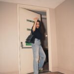 Karisma Kapoor Instagram – If ur looking for a sign, here it is ✌🏼

#saturdayvibe