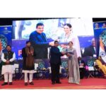 Karisma Kapoor Instagram – I am thankful to Honourable Minister Shri Nitin Gadkari ji, Respected Jury Members, and the Power Corridors (PC) for presenting me with the Indian Achiever’s Award 2023. 

Grateful 🙏🏼

जय हिंद New Delhi