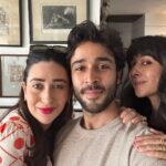 Karisma Kapoor Instagram - Family Matters ❤️ Missed a few who couldn’t be there 🤗 #christmastraditions🎄 #familylove