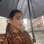 Karisma Kapoor Instagram - Once upon a rainy day ☔️🧡✨ #london
