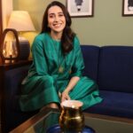 Karisma Kapoor Instagram - “To shine your brightest light is to be who you truly are.”  ― Roy T. Bennett #DiwaliFeels🪔🌟