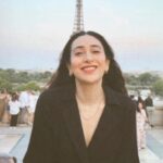 Karisma Kapoor Instagram - You fall, you learn You get up, you grow 🌻 Here’s to another year of growing and learning #aurevoirparis🇫🇷