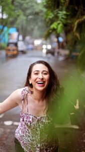 Karisma Kapoor Instagram - Oh saawan raja,kaha se aaye tum?☔️ #OctoberRain #Monsoon #Dtph