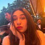 Karisma Kapoor Instagram - An evening in Paris ❤️ #birthdayweekend #grateful