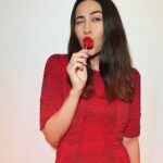 Karisma Kapoor Instagram – All red everything 🍭❤️
#aboutlastnight