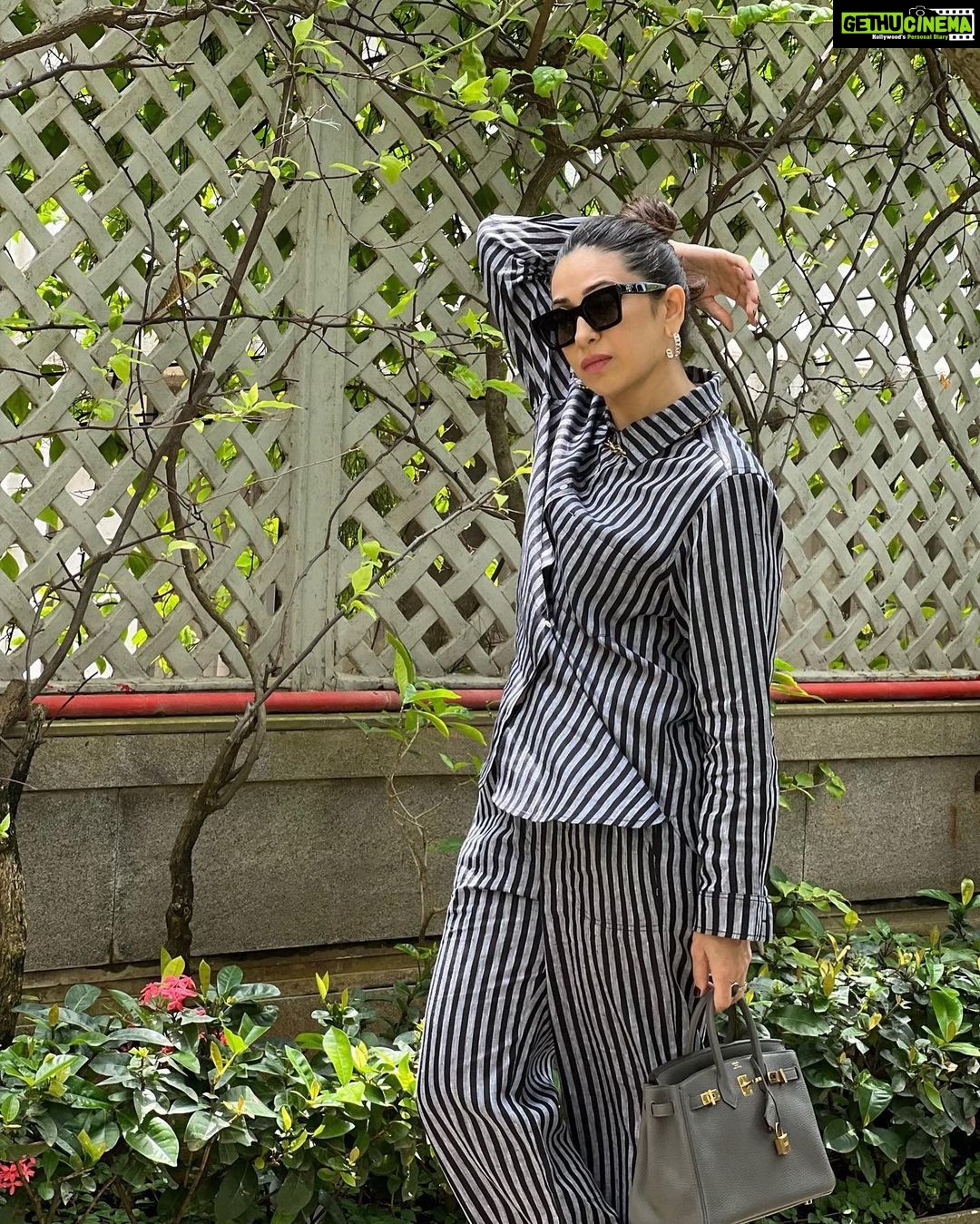 Karisma Kapoor Instagram - Stripe it ☑️