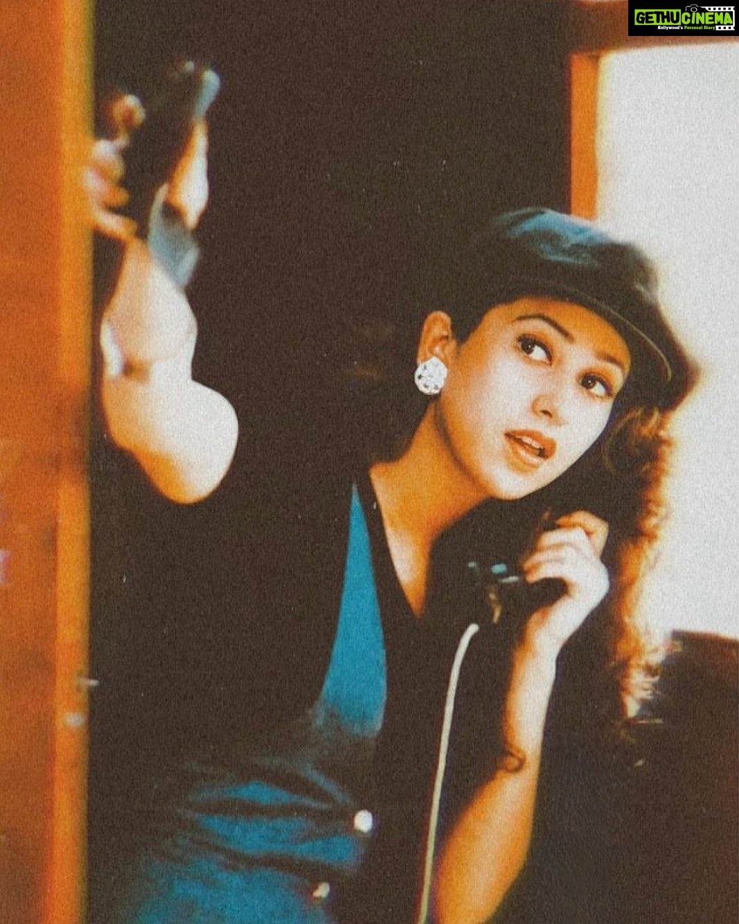 Karisma Kapoor Instagram - Sorry it’s Friday, dial you back later📞 #flashbackfriday📸