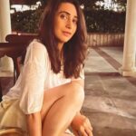 Karisma Kapoor Instagram - Post shoot coffee’s are always the best ☕️🍪💛