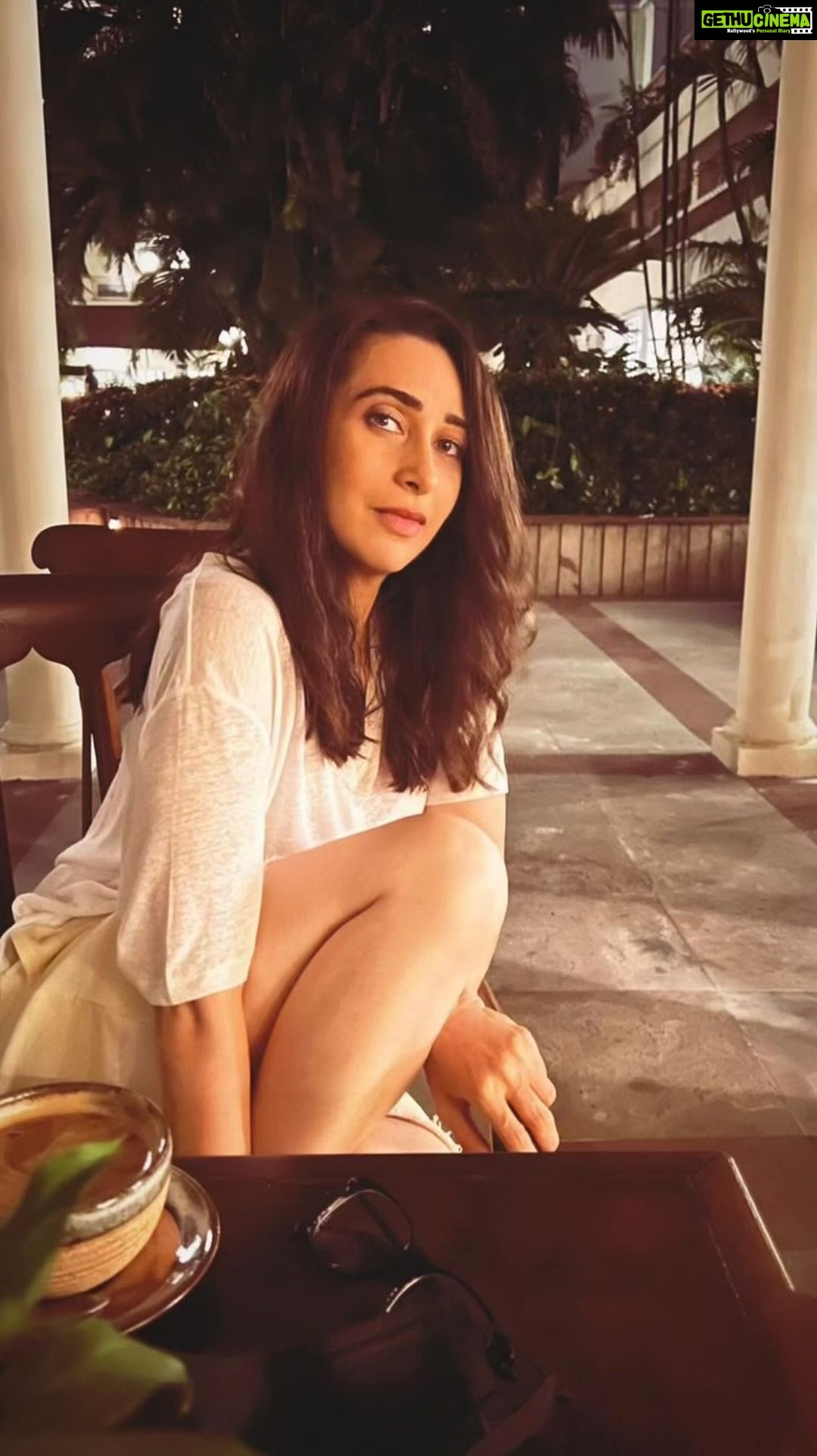 Karisma Kapoor Instagram - Post shoot coffee’s are always the best ☕️🍪💛