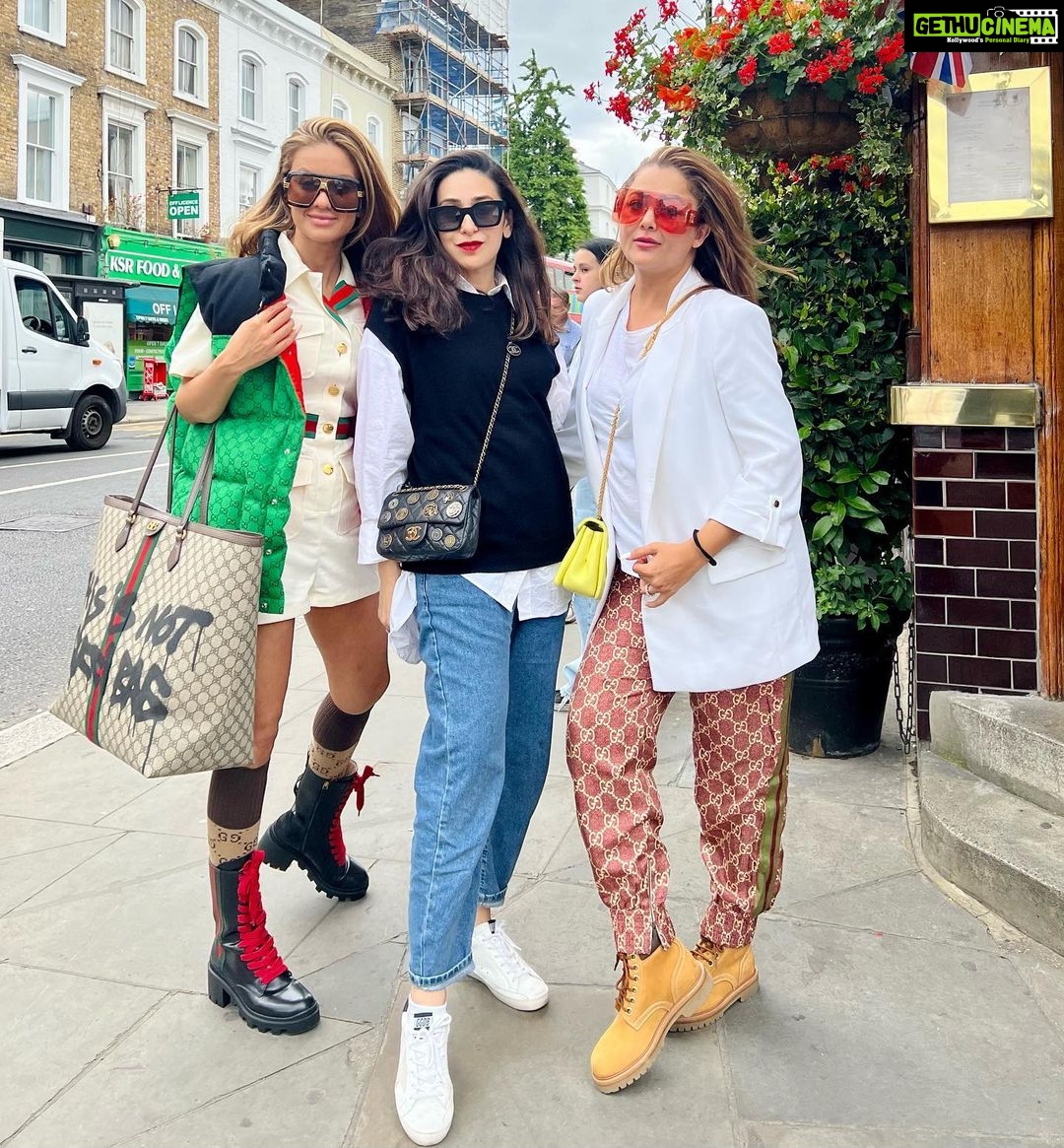 Karisma Kapoor Instagram - Afternoons like these ❤️ #mygirls Missing Bebo and Malla