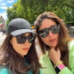 Karisma Kapoor Instagram – Reunited 🙌🏼❤️

#sistersquad