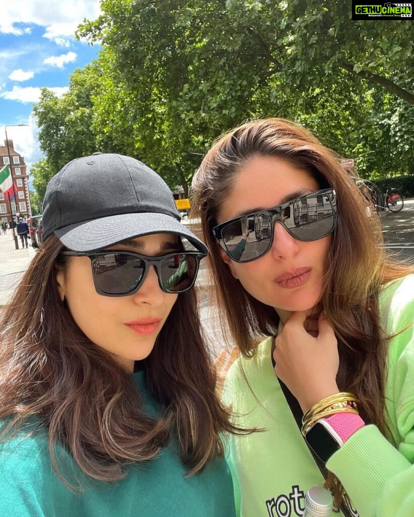 Karisma Kapoor Instagram - Reunited 🙌🏼❤️ #sistersquad