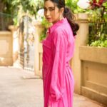 Karisma Kapoor Instagram - Caught my gaze 👁️‍🗨️