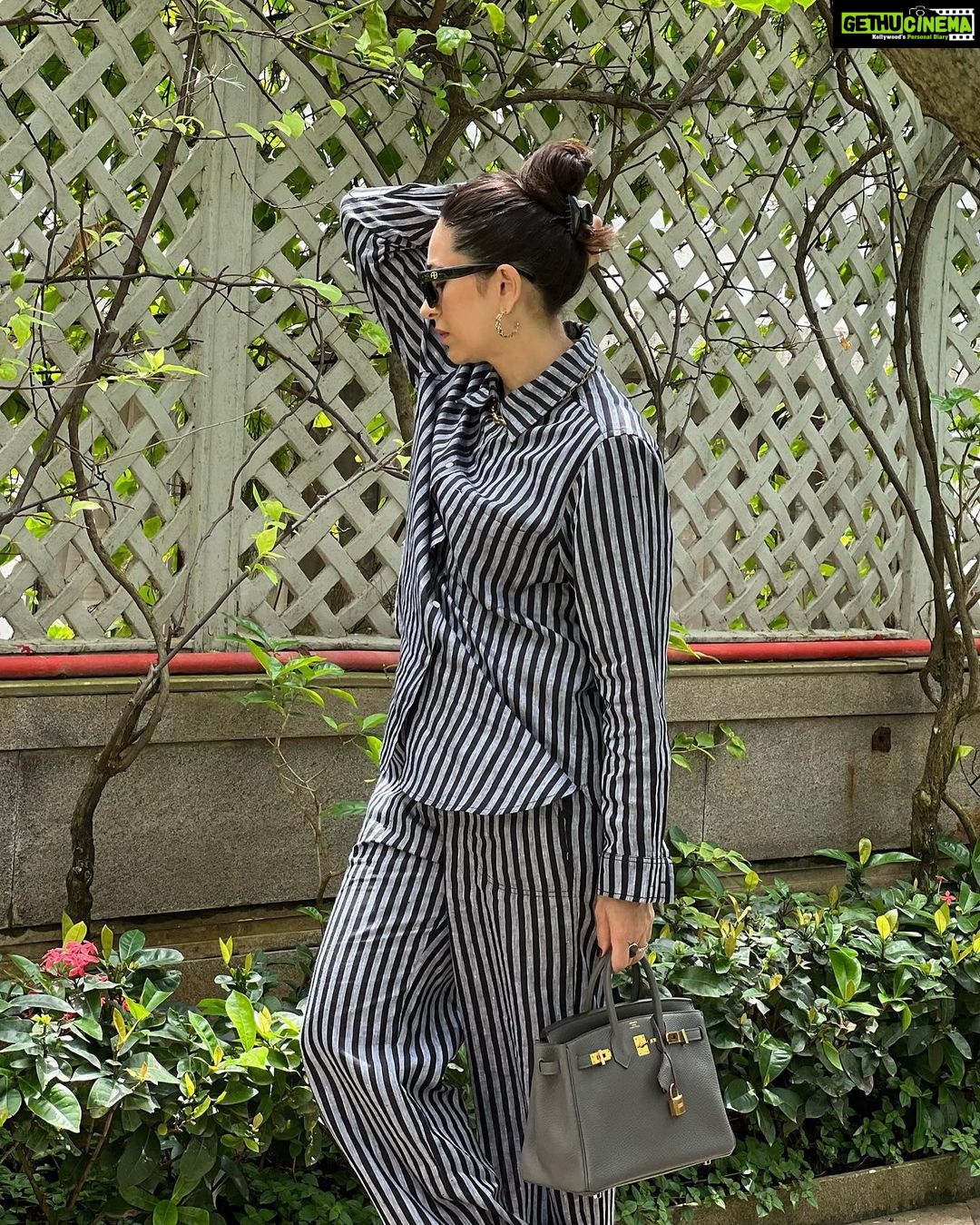 Karisma Kapoor Instagram - Stripe it ☑️