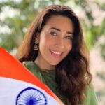 Karisma Kapoor Instagram - Celebrating 75 years of freedom! May it bring prosperity, peace and progress to the nation🧡🙏🏼💚 #happyindependenceday🇮🇳