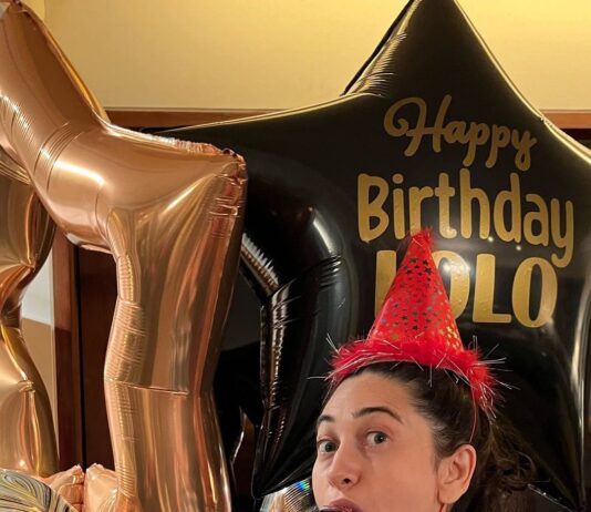 Karisma Kapoor Instagram - Pajamas + Cake = ❤️ #aboutlastnight #birthdayvibes