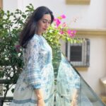 Karisma Kapoor Instagram - Look past your reflection 🪷