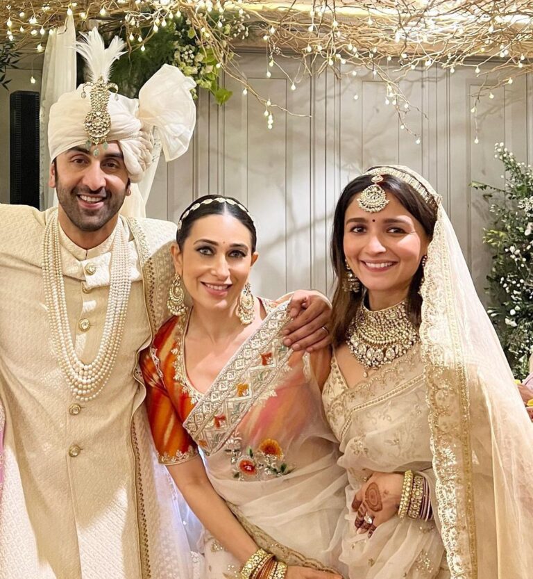 Karisma Kapoor Instagram - Congratulations to this gorgeous couple 🧡 wish you both a lifetime of happiness and more 🎉🎉🎉 #familylove #merebhaikishaadihai