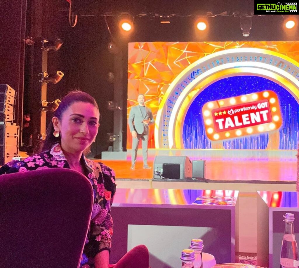 Karisma Kapoor Instagram - An evening well spent 🌟💕 I had the pleasure of being a panel judge at the Pure Family Talent Show, an internal employee engagement initiative by @PureHealthae, the UAE’s leading integrated healthcare platform.   The show was a thank you to the frontliners and represented Pure Health’s diverse and inclusive culture, where every colleague feels respected, supported, valued, and proud to be a part of the Group. The performances were outstanding. What a show! @purehealthae @wearegratitude @juspreetsinghwalia #workingweekends