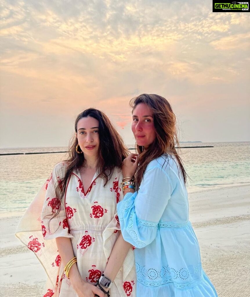 Karisma Kapoor Instagram - Grateful for each other and everything in between ❤️🙏🏼❤️ #bestsisterever Pic credit - @thesamairakapur