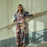 Karisma Kapoor Instagram - Stay wild, Flower child 🖤🌸 Suit - @rahulmishra_7 Jewellery - @studio.metallurgy Styled by - @stylebyami HmU - @kritikagill Managed by - @nasrindsouza #dubaidiaries #workingweekend