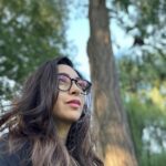 Karisma Kapoor Instagram - Let’s meet my cute friends 🐿️🦆🤎 #natureloving