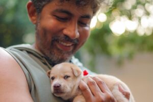 Karthik Kumar Instagram - DM @amruthasrini for adopting these magic bundles 🎈❤️ #Chennai #adoptdontshop #puppylove