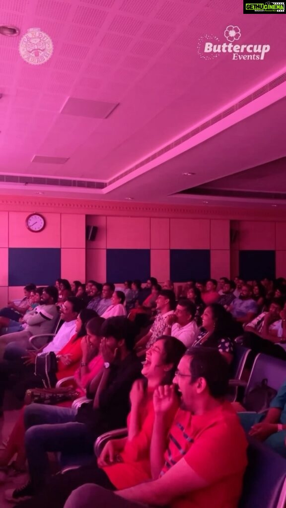 Karthik Kumar Instagram - Throwback to our Aansplaining @evamkarthik in Coimbatore! Our first show in Coimbatore, Aansplanning ft. Karthik Kumar was an absolute SELL-OUT sensation, and we can’t thank you enough! 🙌😄 Thanks to our partners♥️ Hospitality partner @theorbishotel Radio Partner @suryanfm Photography partner @themagichuesphotography Coimbatore, Tamil Nadu