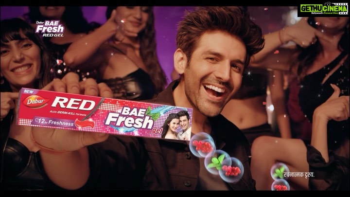 Kartik Aaryan Instagram - Saara Zamana Dabur Red Bae Fresh Gel ka Deewana 🔥