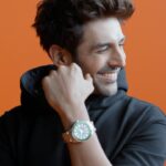 Kartik Aaryan Instagram – Stand out with #AXtime Fall Winter Collection
@armaniexchange #AXfw23