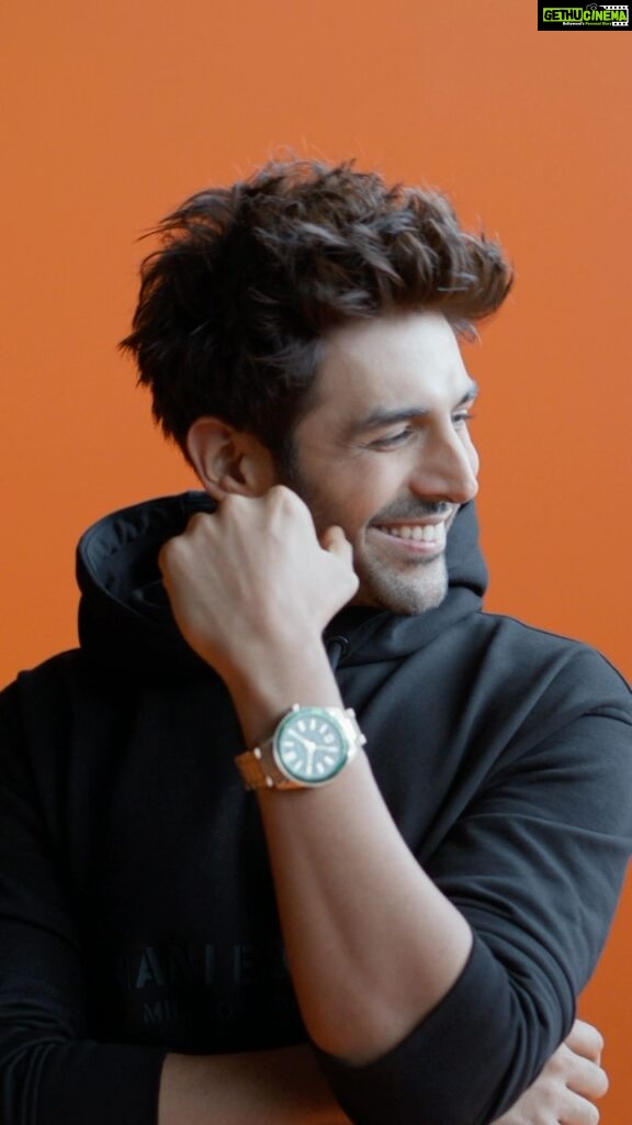 Kartik Aaryan Instagram - Stand out with #AXtime Fall Winter Collection @armaniexchange #AXfw23