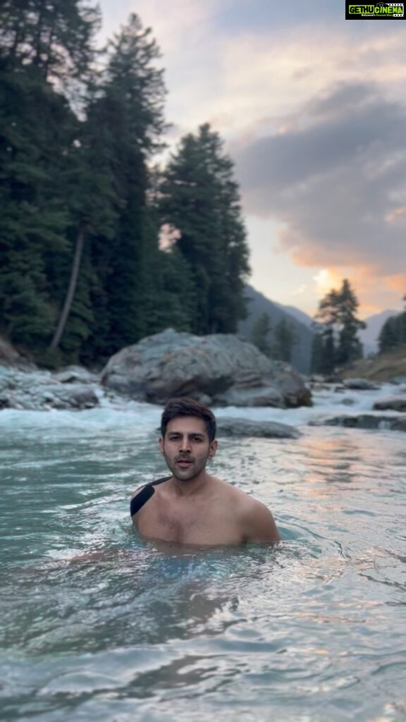 Kartik Aaryan Instagram - Wrapping up a Power Packed Action Schedule with a First time experience of an Ice bath in the river that too in Kashmir #BucketList ✅ #RecoveryMode #ChanduChampion 👊🏻 Pahalgam Kashmir