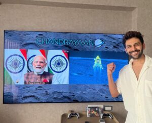 Kartik Aaryan Instagram - OUR INDIA IS NOW ON THE MOON 🇮🇳 
#Chandrayaan3
HISTORIC MOMENT !!
Thank you @isro.in 🤍