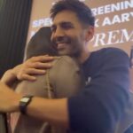 Kartik Aaryan Instagram – Aur yaha meri bolti band ho gayi 🙈
Mummy se pooch ke batata hu 😂

#Repost• @iffmelbourne The cutest proposal ever at the special screening of #SatyapremKiKatha for the much loved, revered and the heartbeat of millions @kartikaaryan ❤️ What a wonderful screening filled with happy, joyful, emotional and memorable moments for fans and well-wishers of Kartik! We are sure they will remember this evening forever! 

Catch him at the IFFM CURTAIN-RAISER & also the ANZ PLUS IFFM AWARDS NIGHT 2023. 

#kartikaaryan #specialscreening #satyapremkikatha #IFFM2023