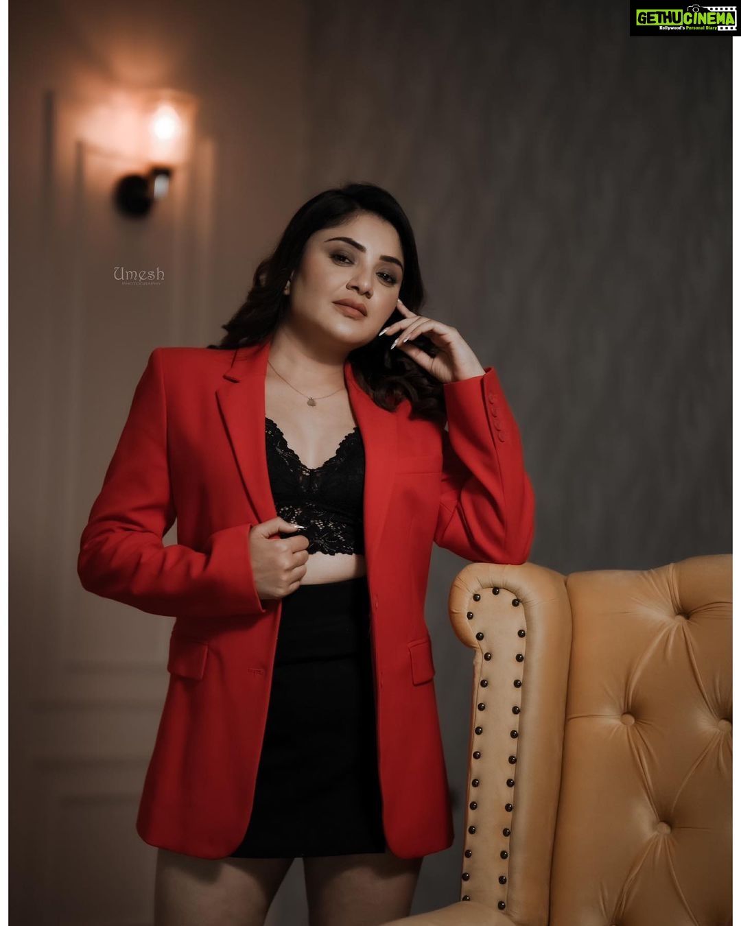 Karunya Ram Instagram - 🖤💛❤️ Raja Rajeshwari Nagar, Bangalore South