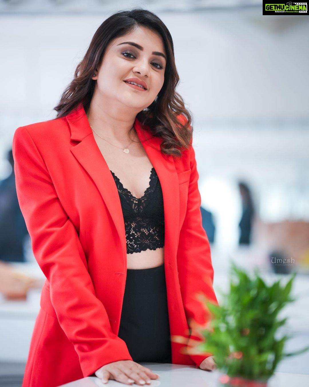 Karunya Ram Instagram - 🖤💛❤️ Raja Rajeshwari Nagar, Bangalore South