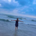 Karunya Ram Instagram - If you want to be strong learn enjoy being alone 💙🤍🩵 : : : #karunyaram #milkybeautykarunyaram #sapthasagaradaacheyello #sea Vietnam