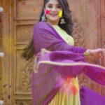Karunya Ram Instagram – Life is the most colourful festival so enjoy each day of your life .being a woman is a superpower unleash the spirit of life #Embrace Equity 
:
:
Wearing : @devnastitchingstudio 
Makeup : @makeoverbysamridhi_ram 
Jewllry : @rentingstoli 
Photography : @vishnu_vcaptures 
Location : @elementscelebratebangalore 
:
:
:
#karunyaram #milkybeautykarunyaram