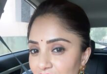 Karunya Ram Instagram - 🩷💚🥰 : : : Wearing : @ksic.mysoresilksaree Jewllry : @aabushanjewellery1941 : : #karunyaram #milkybeautykarunyaram #sareelove #mysoresilksaree #saree #traditional Bangalore, India
