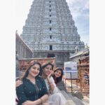 Karunya Ram Instagram - In the temple city @ Arunachalesvara temple blessed insight of Agni Lingam one of panchabhootlingas This place is so holy & sacred Jst feels so spiritual depicting meaning of life hail Param Punya Bhagavan Sri Ramana Maharishi🙏🏻 : : : #thiruvanamallai #sriramanamaharshi #divine #spiritual Arunachaleswara Tempel, Thiruvannamalai